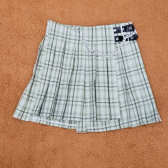 Green Plaid Irregular Pleated Skirt - Picture 5 of 11